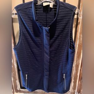 Chico’s Zenergy Size 1 Navy Vest. Zip & Snap EUC